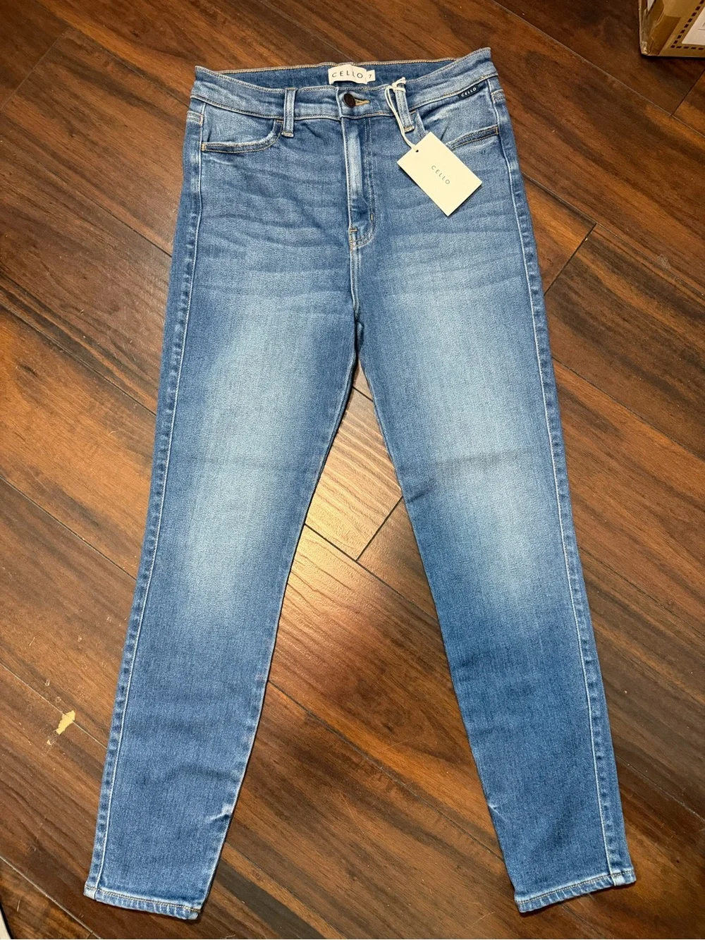 Cello high rise skinny jeans size 7 NWT